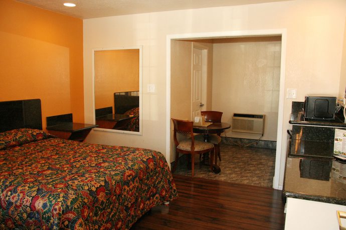 Imagen de la habitación del Hotel Navajo Lodge. Foto 17