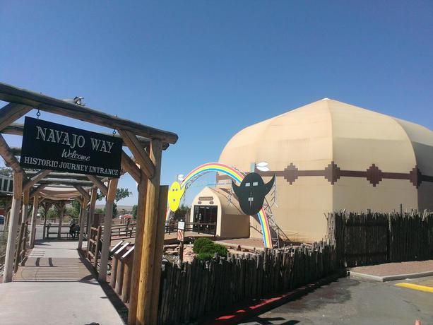 Imagen de los exteriores del Hotel Navajoland Of Tuba City. Foto 6