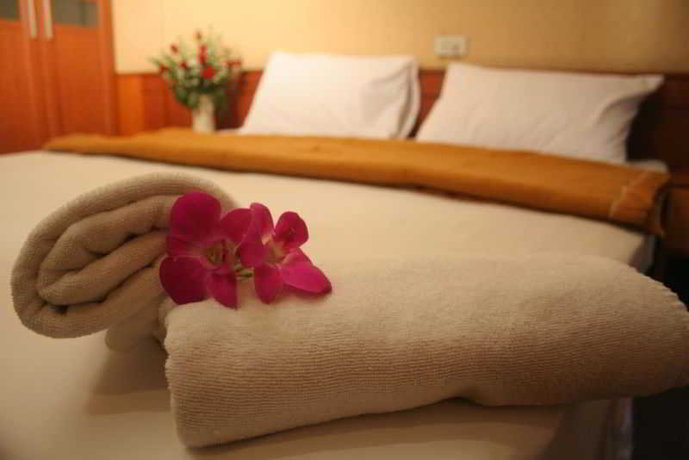 Imagen general del Hotel Navanakorn Golden View Hotel. Foto 12