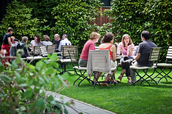 Imagen del bar/restaurante del Hotel Navarra Brugge. Foto 6