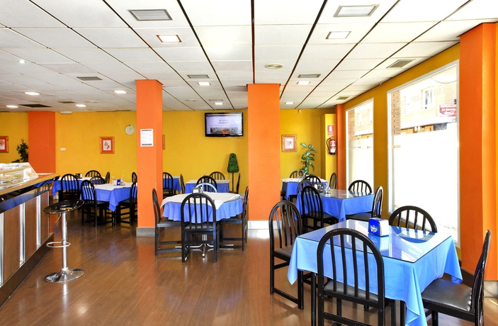 Imagen del bar/restaurante del Hotel Navarro, Ciudad Real. Foto 5