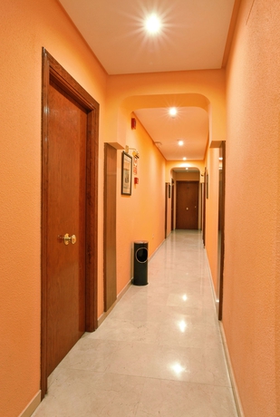 Imagen de los interiores del Hotel Navarro. Foto 11