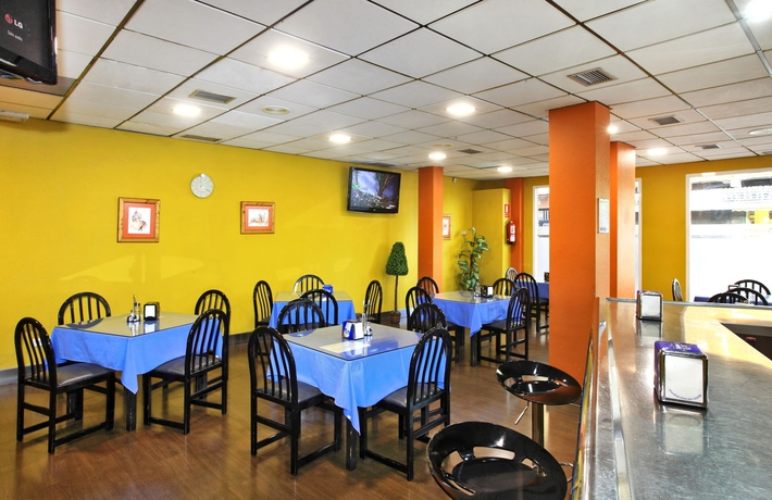 Imagen del bar/restaurante del Hotel Navarro. Foto 4