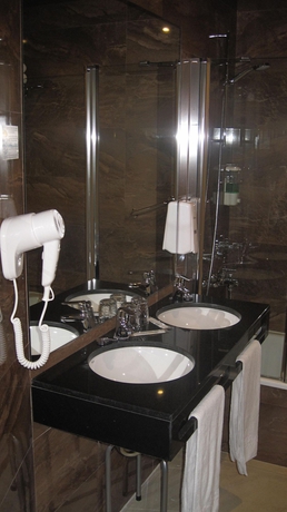 Imagen de la habitación del Hotel Navarro. Foto 9