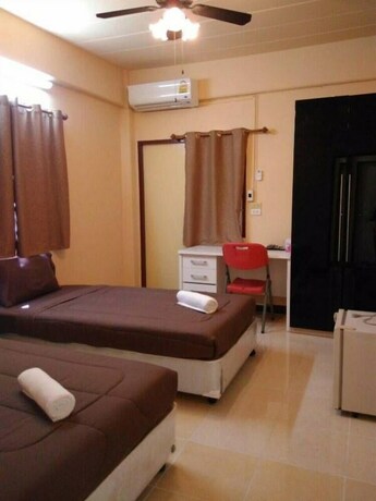 Imagen de la habitación del Hotel Navavilla. Foto 25