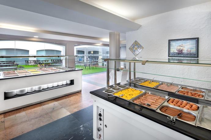 Imagen del bar/restaurante del Hotel Navegadores. Foto 13