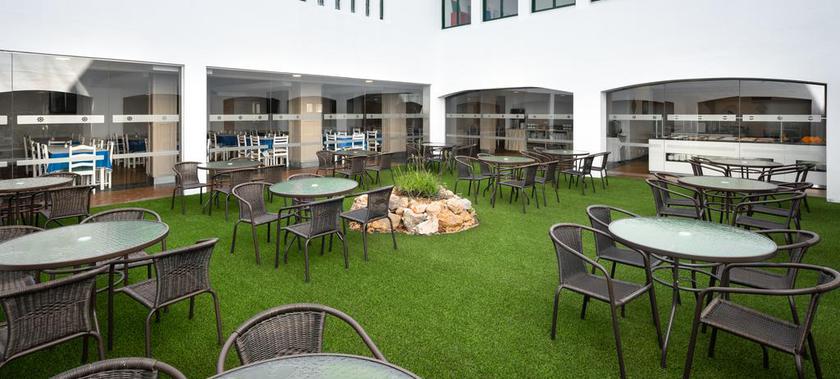 Imagen del bar/restaurante del Hotel Navegadores. Foto 14