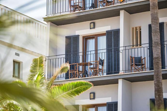 Imagen de los exteriores del Hotel Navia Santa Ponsa- Adults Only. Foto 5