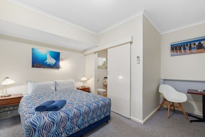 Imagen de la habitación del Hotel Navigators Motel. Foto 15