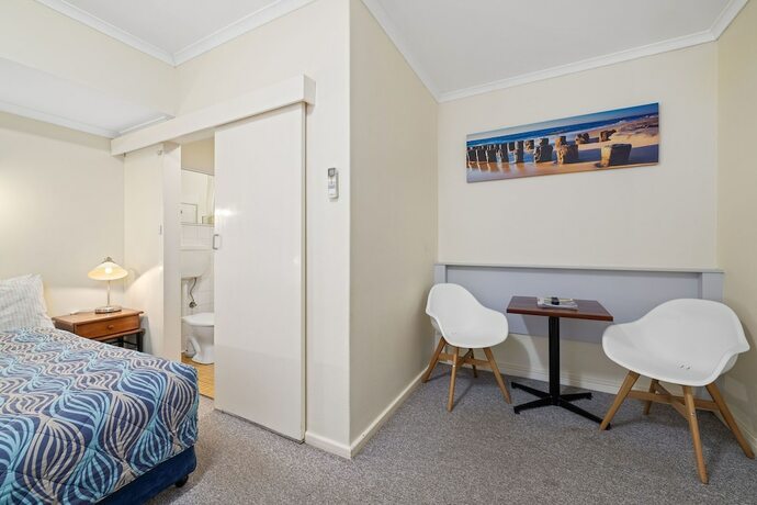 Imagen de la habitación del Hotel Navigators Motel. Foto 18