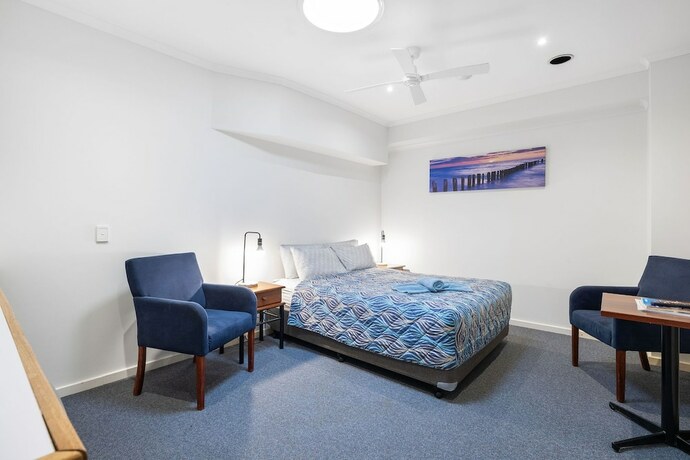 Imagen de la habitación del Hotel Navigators Motel. Foto 19