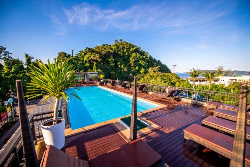 Imagen de la piscina del Hotel Navinda Krabi. Foto 15