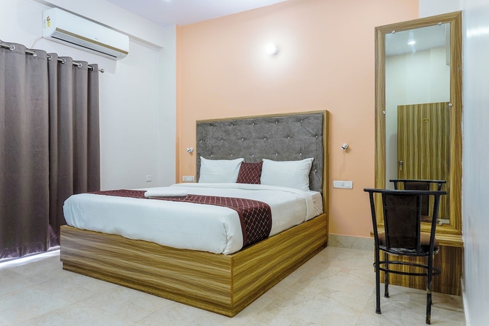 Imagen de la habitación del Hotel Navneeta Grand Hotel and Banquet Hall. Foto 5