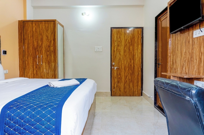 Imagen de la habitación del Hotel Navneeta Grand Hotel and Banquet Hall. Foto 9