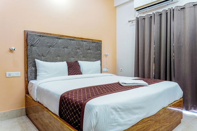 Imagen de la habitación del Hotel Navneeta Grand Hotel and Banquet Hall. Foto 11