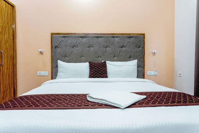 Imagen de la habitación del Hotel Navneeta Grand Hotel and Banquet Hall. Foto 12