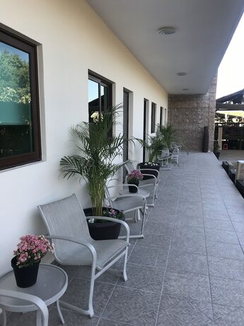 Imagen general del Hotel Navola Inn. Foto 2