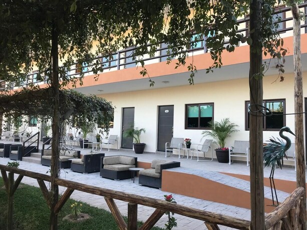 Imagen general del Hotel Navola Inn. Foto 17