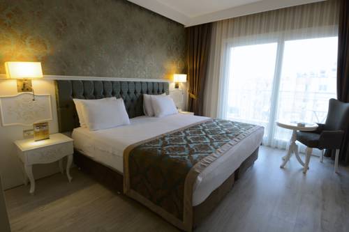 Imagen de la habitación del Hotel Navona, Mersin. Foto 1