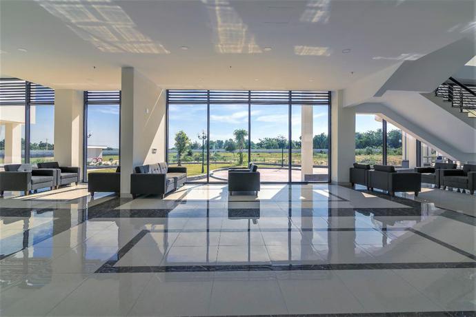 Imagen de los interiores del Hotel Navy Cam Ranh. Foto 20