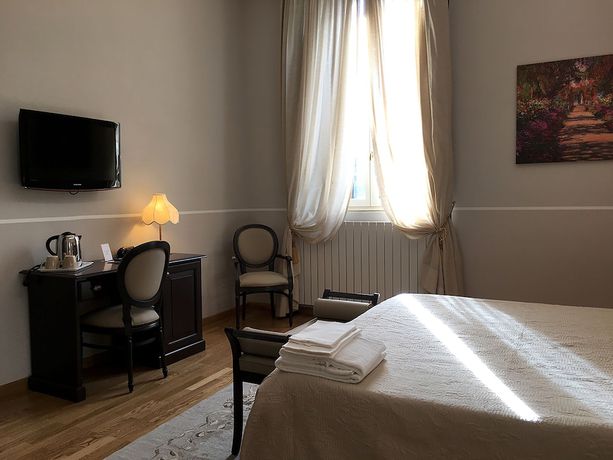 Imagen de la habitación del Hotel Navy. Foto 8