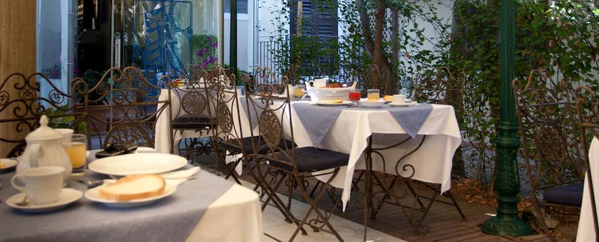 Imagen del bar/restaurante del Hotel Navy. Foto 2