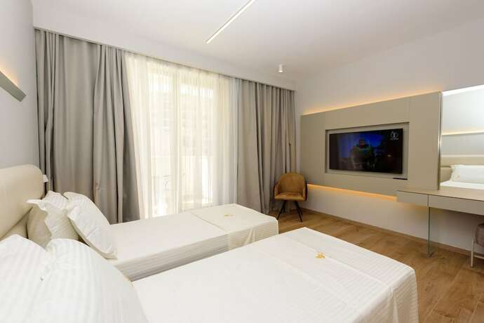 Imagen de la habitación del Hotel Navy, Uji i Ftoht&euml; (Vlor&euml;). Foto 13