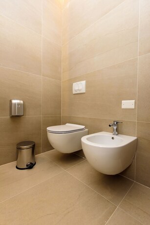 Imagen de la habitación del Hotel Navy, Uji i Ftoht&euml; (Vlor&euml;). Foto 15
