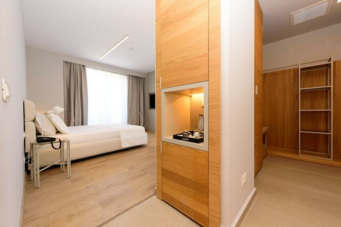 Imagen general del Hotel Navy, Uji i Ftoht&euml; (Vlor&euml;). Foto 7