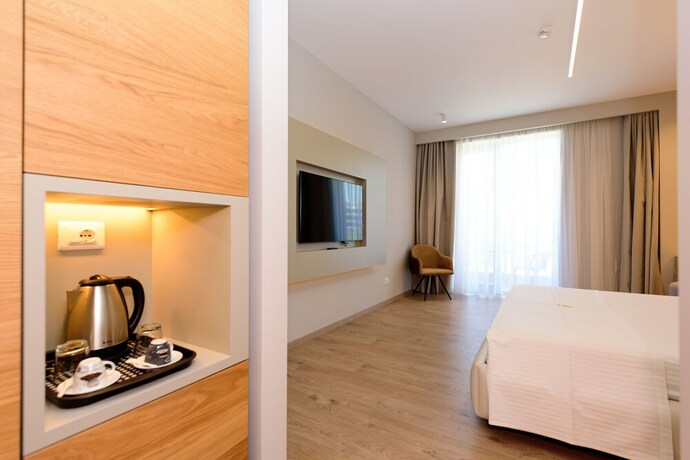 Imagen general del Hotel Navy, Uji i Ftoht&euml; (Vlor&euml;). Foto 10