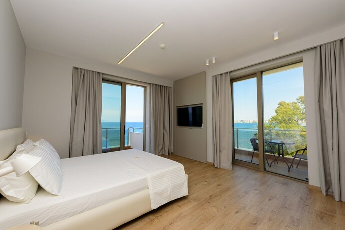 Imagen de la habitación del Hotel Navy, Uji i Ftoht&euml; (Vlor&euml;). Foto 20