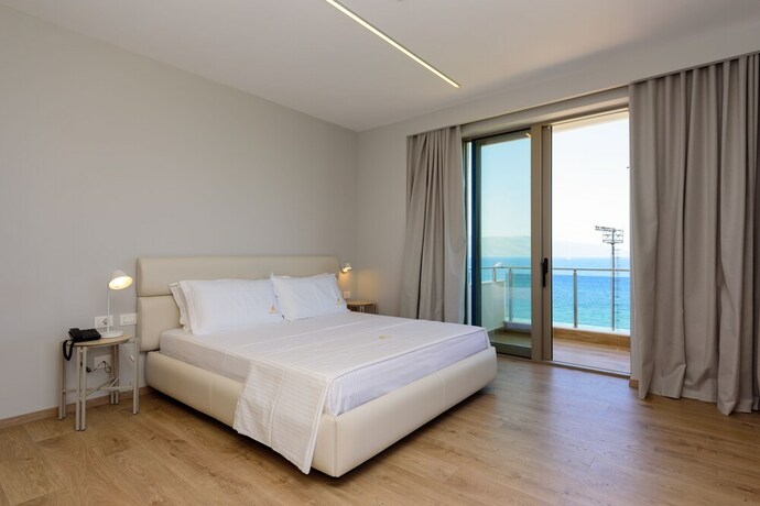 Imagen general del Hotel Navy, Uji i Ftoht&euml; (Vlor&euml;). Foto 11