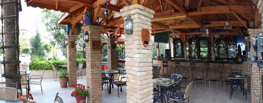 Imagen del bar/restaurante del Hotel Navy, İ&ccedil;meler. Foto 5