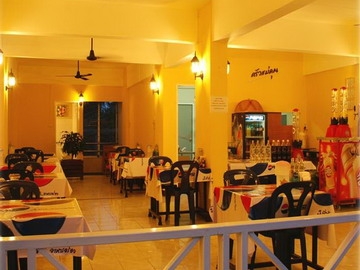 Imagen del bar/restaurante del Hotel Nawarat Resort & Serviced. Foto 2