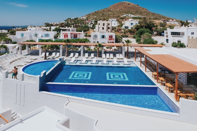 Imagen de la piscina del Hotel Naxos Grand Hotel. Foto 12