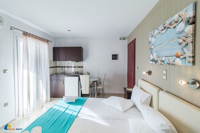 Imagen de la habitación del Hotel Naxos Mare Studios. Foto 14