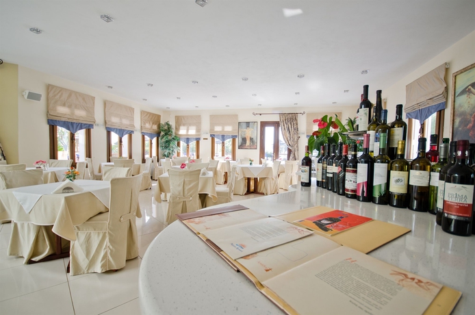 Imagen del bar/restaurante del Hotel Naxos Resort Beach. Foto 3