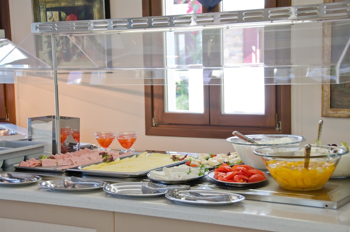 Imagen del bar/restaurante del Hotel Naxos Resort Beach. Foto 4