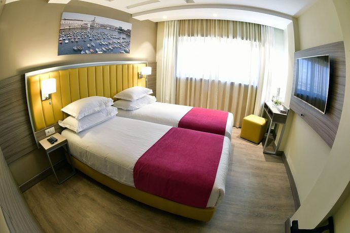 Imagen de la habitación del Hotel Naya, Bab Ezzouar. Foto 12
