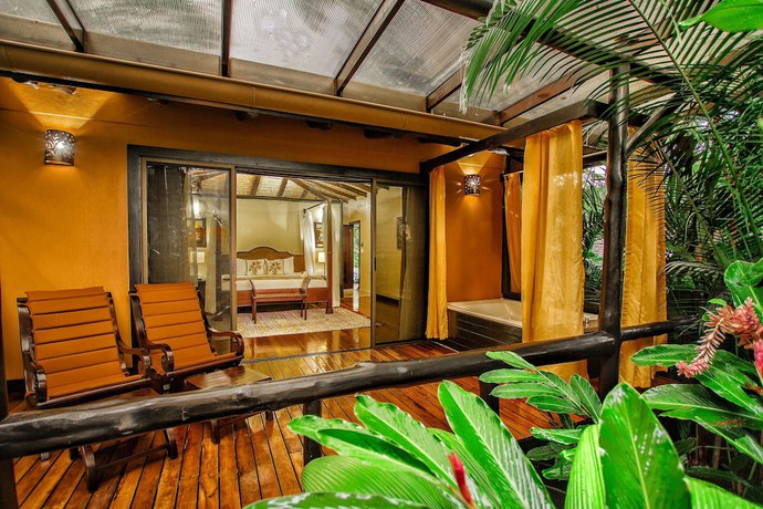 Imagen de la habitación del Hotel Nayara Gardens. Foto 3