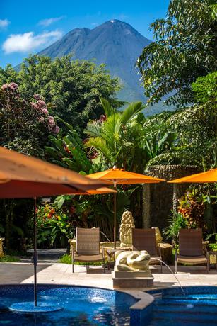 Imagen de la piscina del Hotel Nayara Gardens. Foto 16