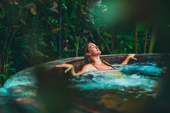 Imagen de la piscina del Hotel Nayara Gardens. Foto 19