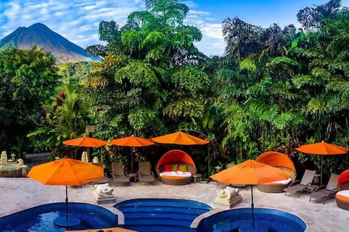 Imagen de la piscina del Hotel Nayara Gardens. Foto 20