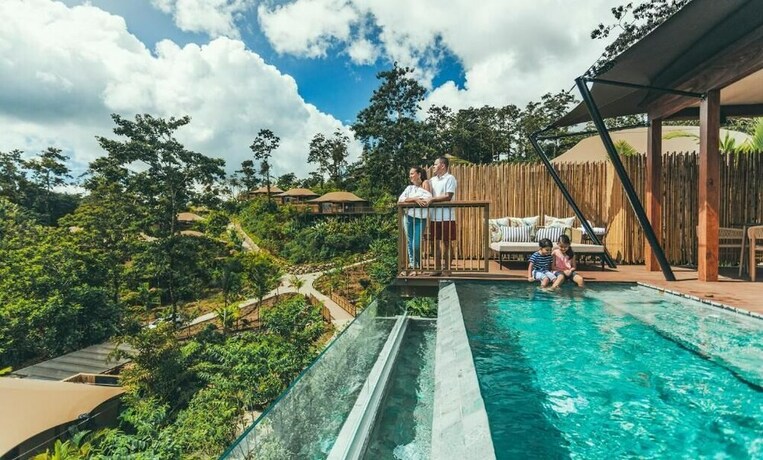 Imagen de la piscina del Hotel Nayara Tented Camp. Foto 20