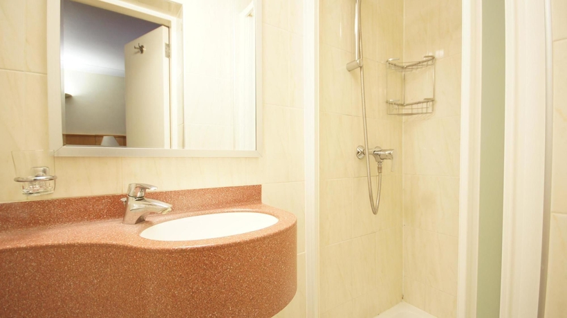 Imagen de los exteriores del Hotel Nayland. Foto 14