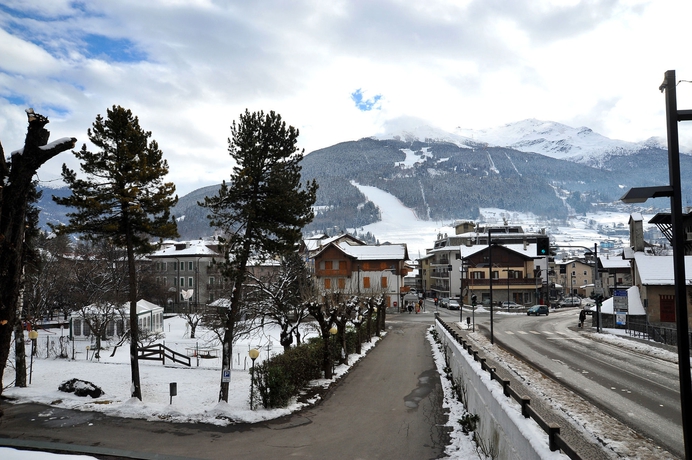 Imagen de los exteriores del Hotel Nazionale, Bormio. Foto 12