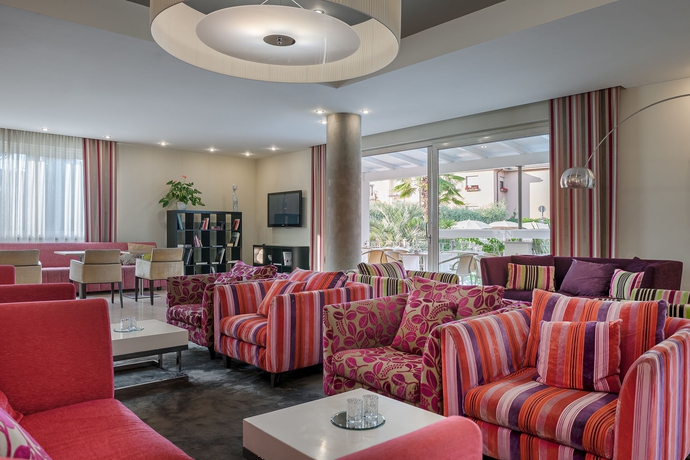 Imagen de los interiores del Hotel Nazionale, Desenzano del Garda. Foto 8