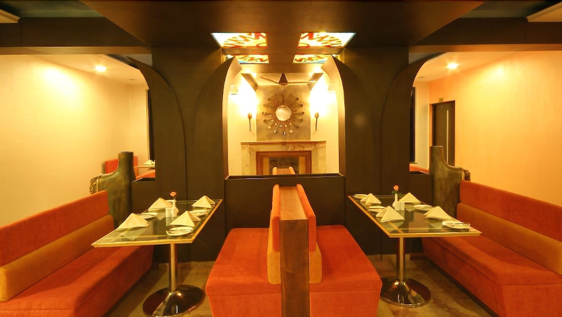 Imagen del bar/restaurante del Hotel Nazri Resort. Foto 4