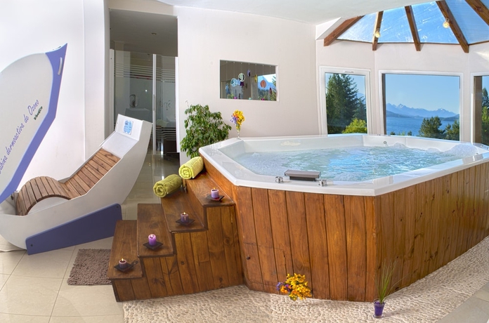 Imagen de la piscina del Hotel Nbh Lacus Boutique. Foto 19