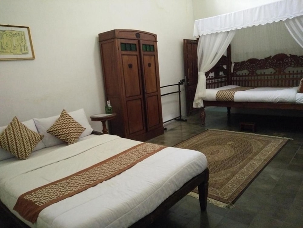 Imagen de la habitación del Hotel Ndalem Natan Royal Heritage. Foto 2